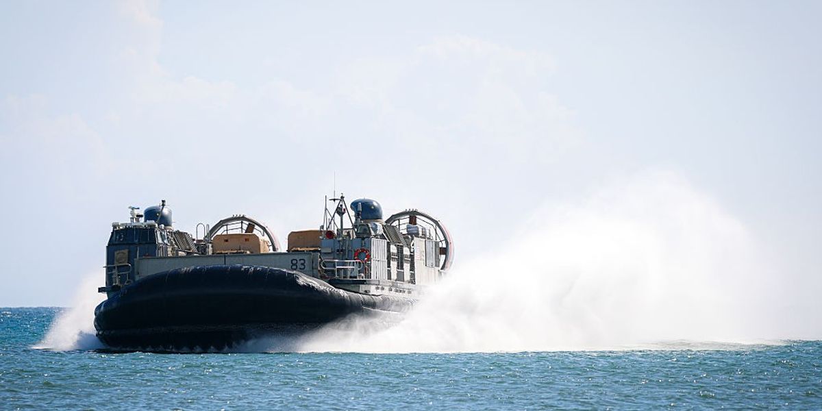 A U.S. Navy Landing Craft Air Cushion (LCAC) conducts training maneuvers off the coast of Punta Guilarte in Arroyo, Puerto Rico, on September 5, 2025