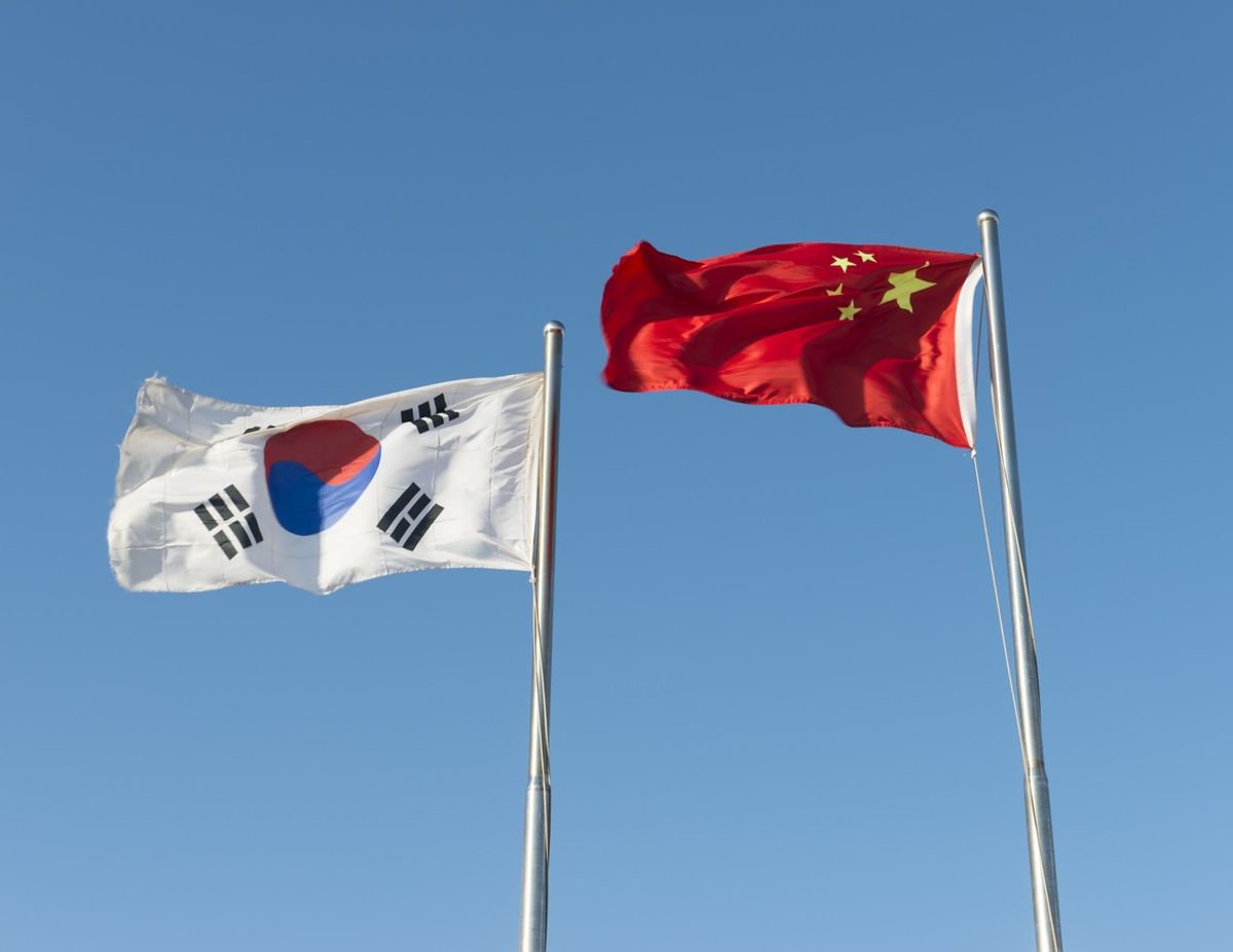 <p>China and South Korea flag</p>