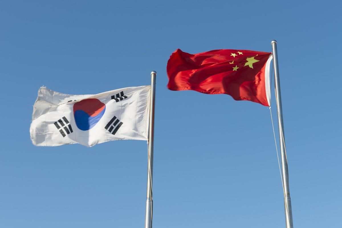 <p>China and South Korea flag</p>
