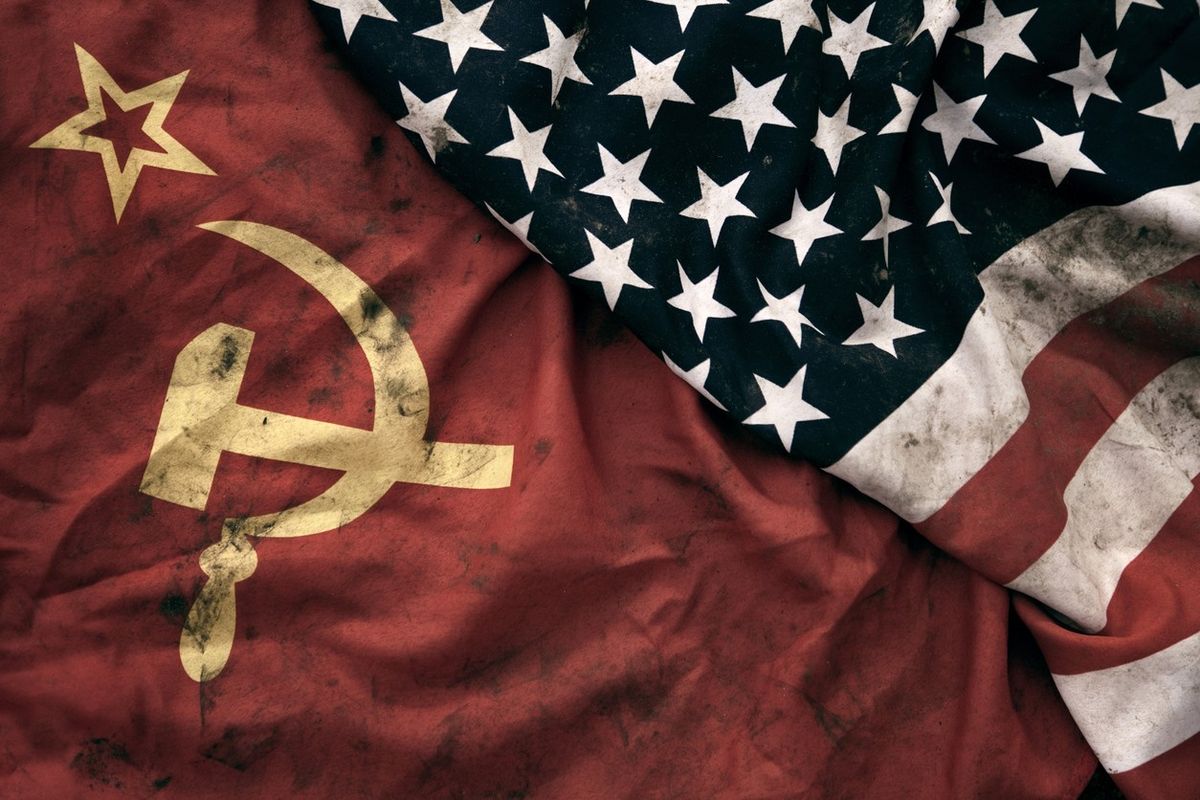 <p>Grungy Flags of Soviet Union and USA</p>