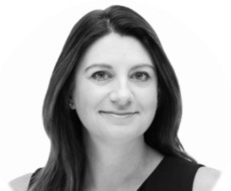 headshot neill sciarrone circle fade0