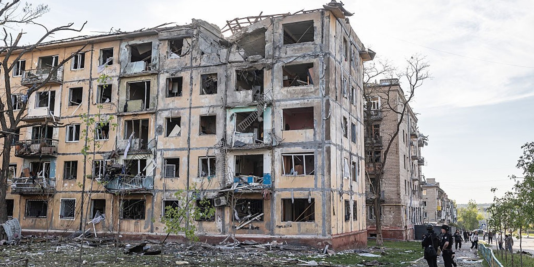 KRAMATORSK, UKRAINE - MAY 05: Emergency workers operate at the site where a Russian airstrike with KAB bombs struck in the center of Kramatorsk, killing at least five people and injuring eight in Kramatorsk, Ukraine, on May 5, 2026. (Photo by Diego Herrera Carcedo/Anadolu via Getty Images)
