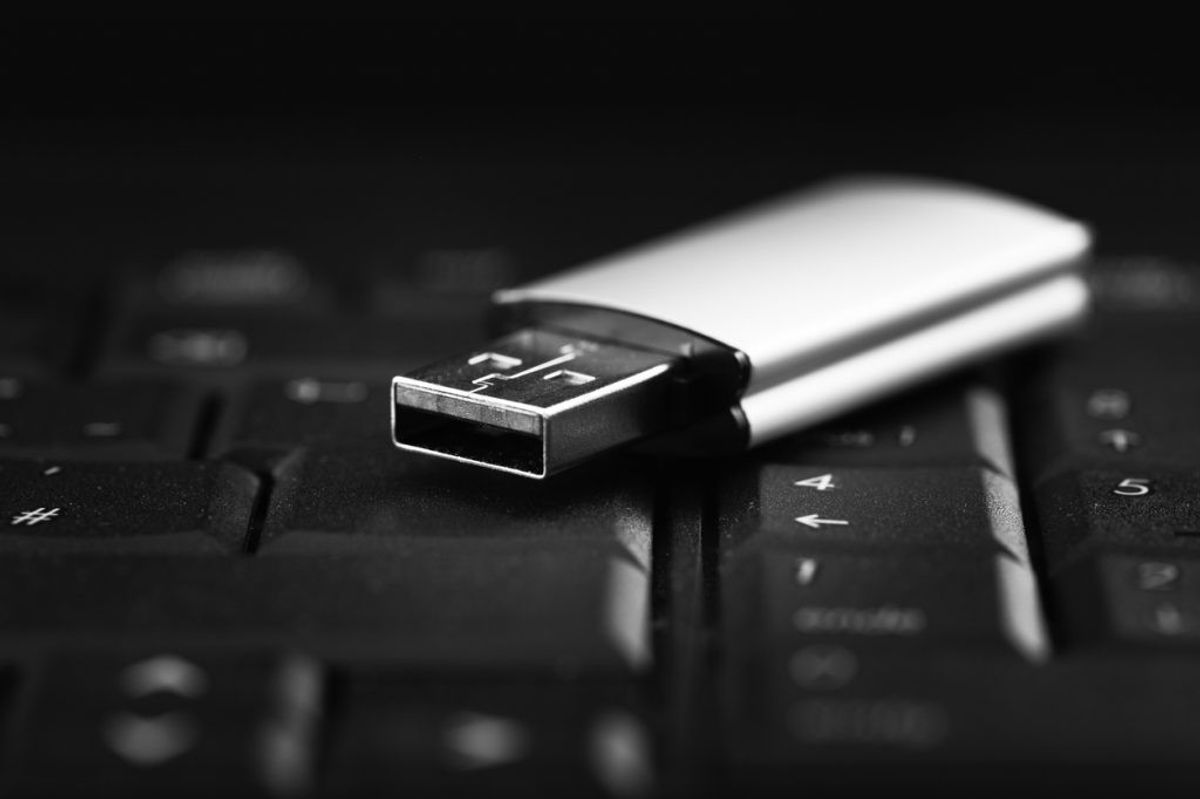 Leaks Emerge as a Central Issue in Russia Election Probe