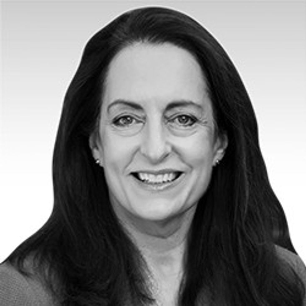 Leslie Ireland bw