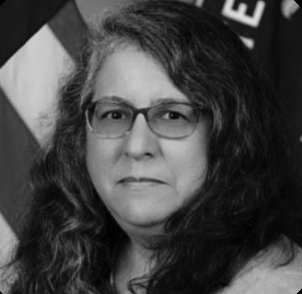 Linda Weissgold Headshot