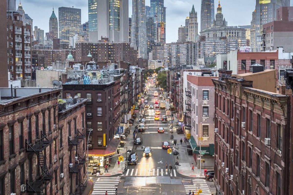<p>Lower Manhattan cityscape - Chinatown</p>