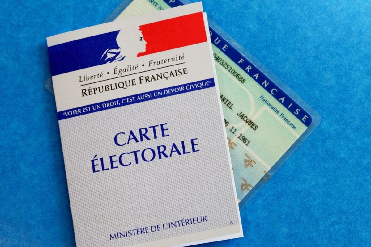 Moscow Eyes the French Elections