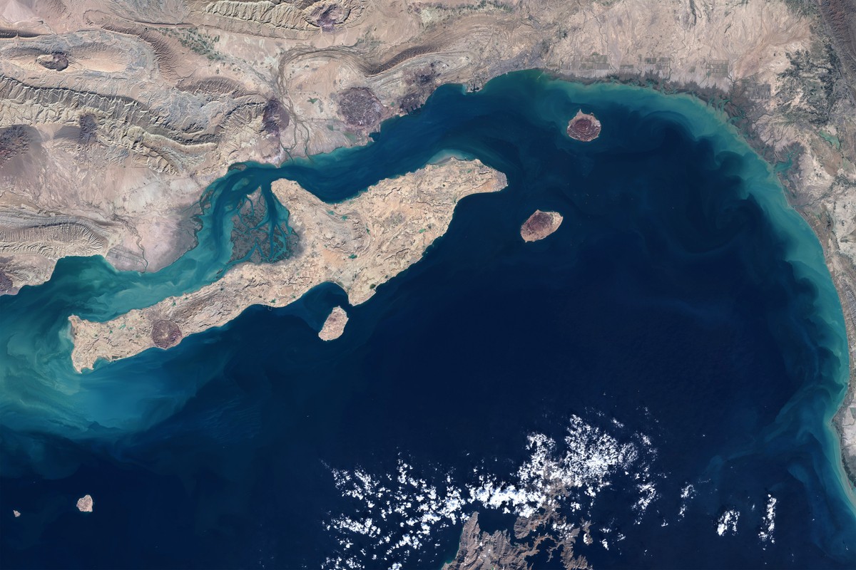 STRAIT OF HORMUZ - 17 JANUARY 2026