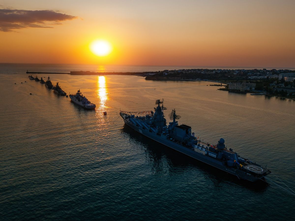 The Waves left by the Sinking of the Moskva