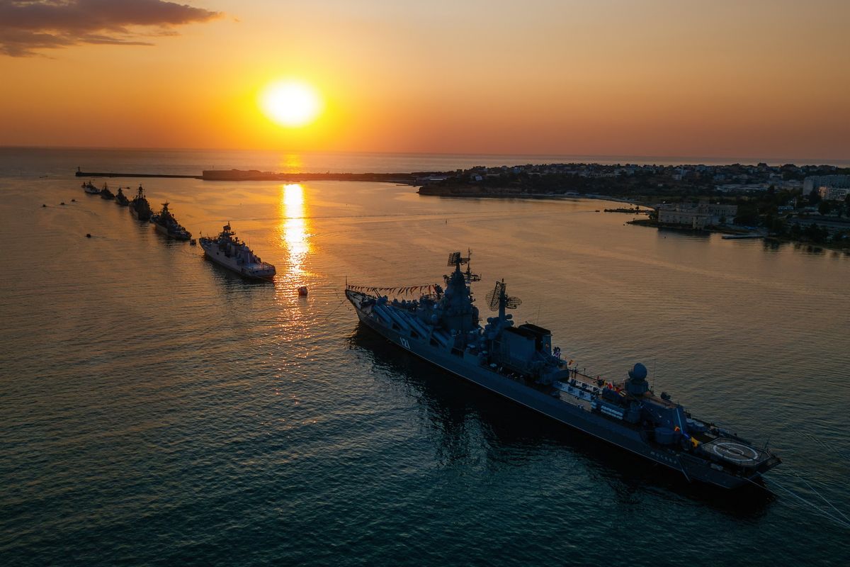 The Waves left by the Sinking of the Moskva