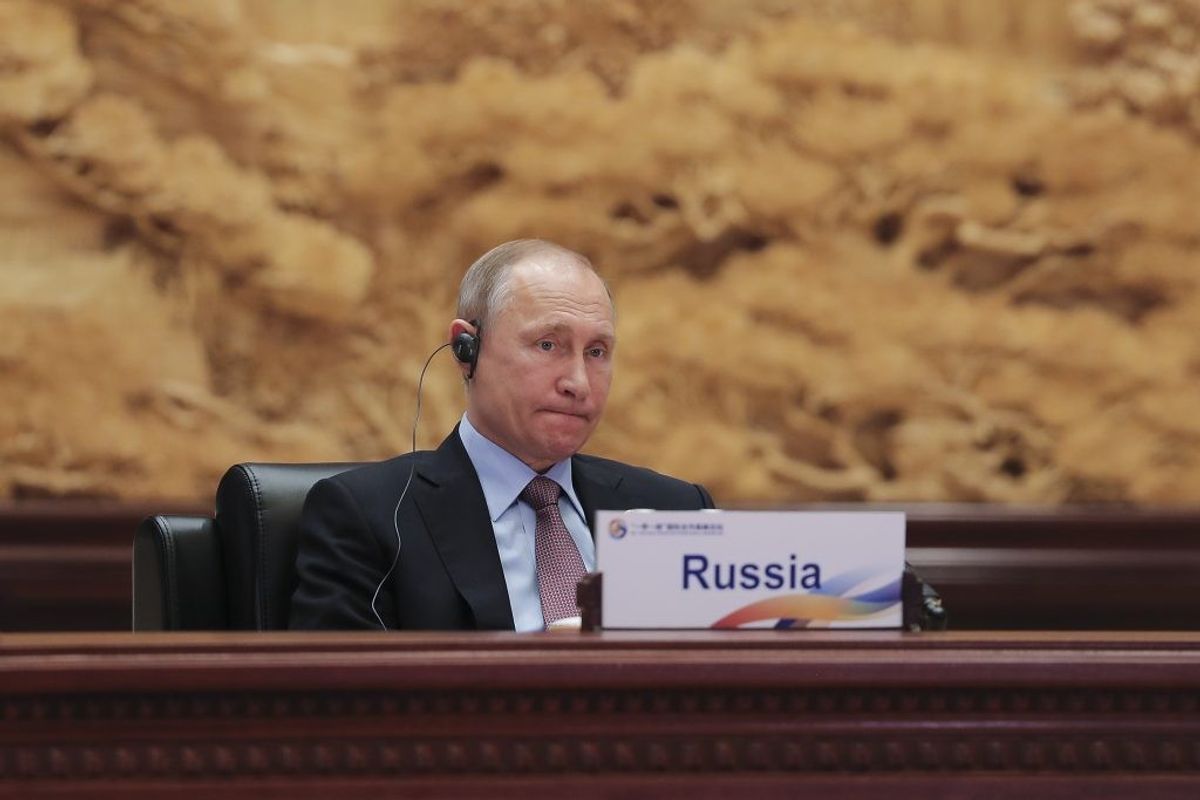 Trump, Putin Set to Meet as Russia Uses Hybrid Warfare Against Ukraine