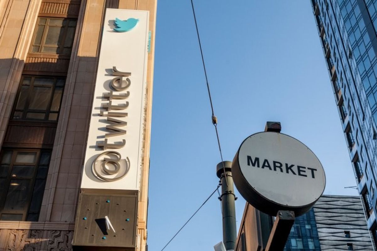 U.S. Top Spy Says Reaching Out to Private Sector is a "Daunting Task"