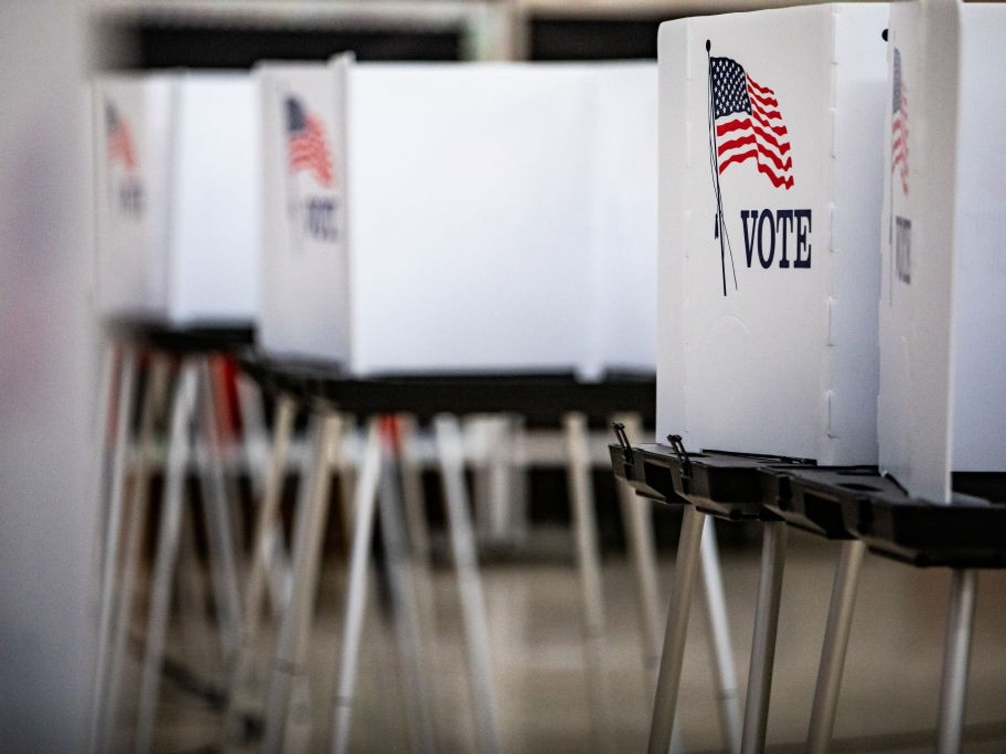 US Intelligence: Russia, China and Iran in Election Propaganda Blitz